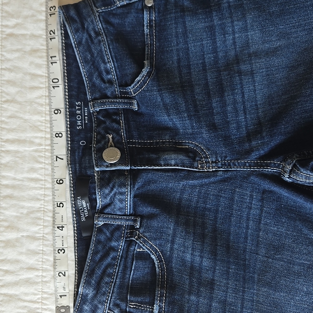 Simply Vera Vera Wang Mid Rise Dark Wash Denim Bermuda Jean Shorts Stretch Sz 0 - Picture 12 of 16